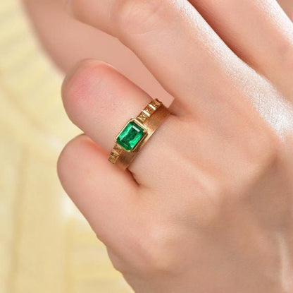 18K gold gemstone ring with emerald KR41301 Kirin Jewelry