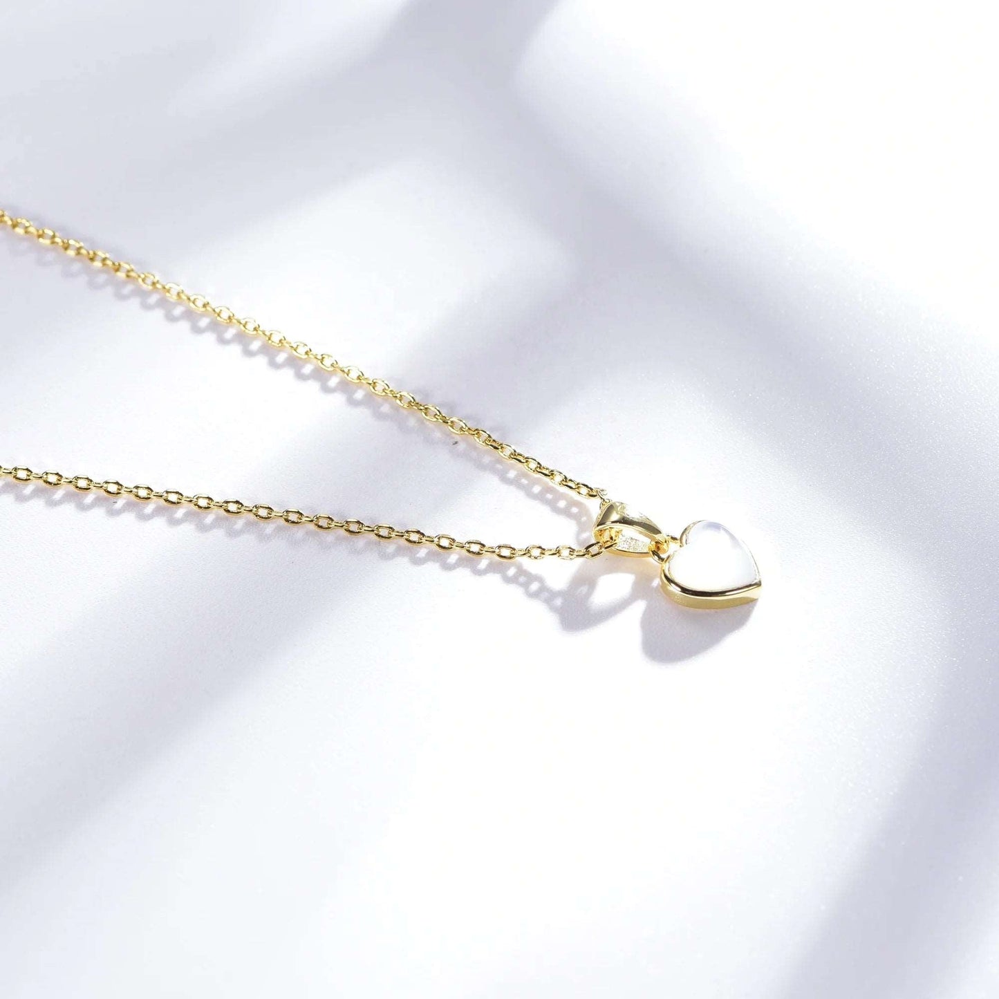 18k gold pendant mother of pearl and gold chain necklace shell pearl necklace heart big pearl necklace Kirin Jewelry