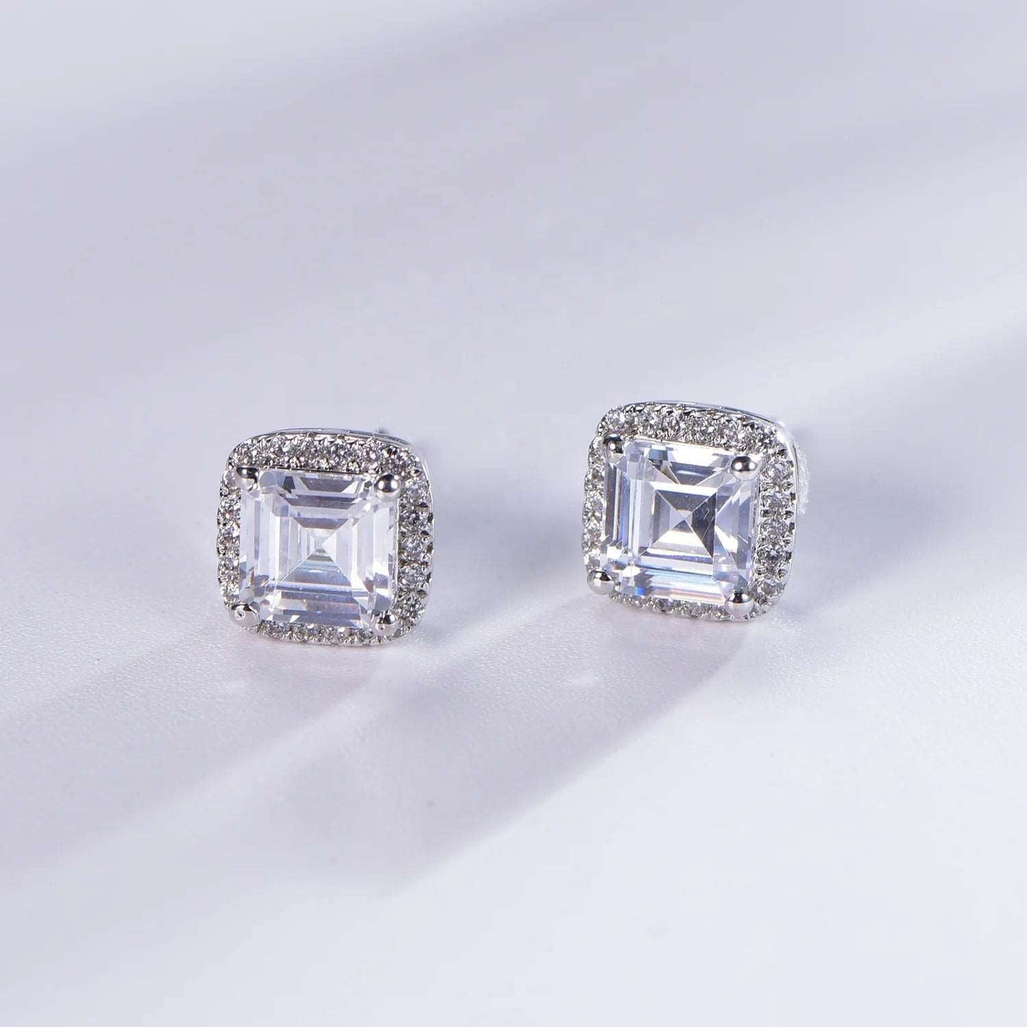 2023 Earrings Jewelry Zircon Earrings Women's Sterling silver Round Clear Cubic Zirconia Stud Earrings Kirin Jewelry