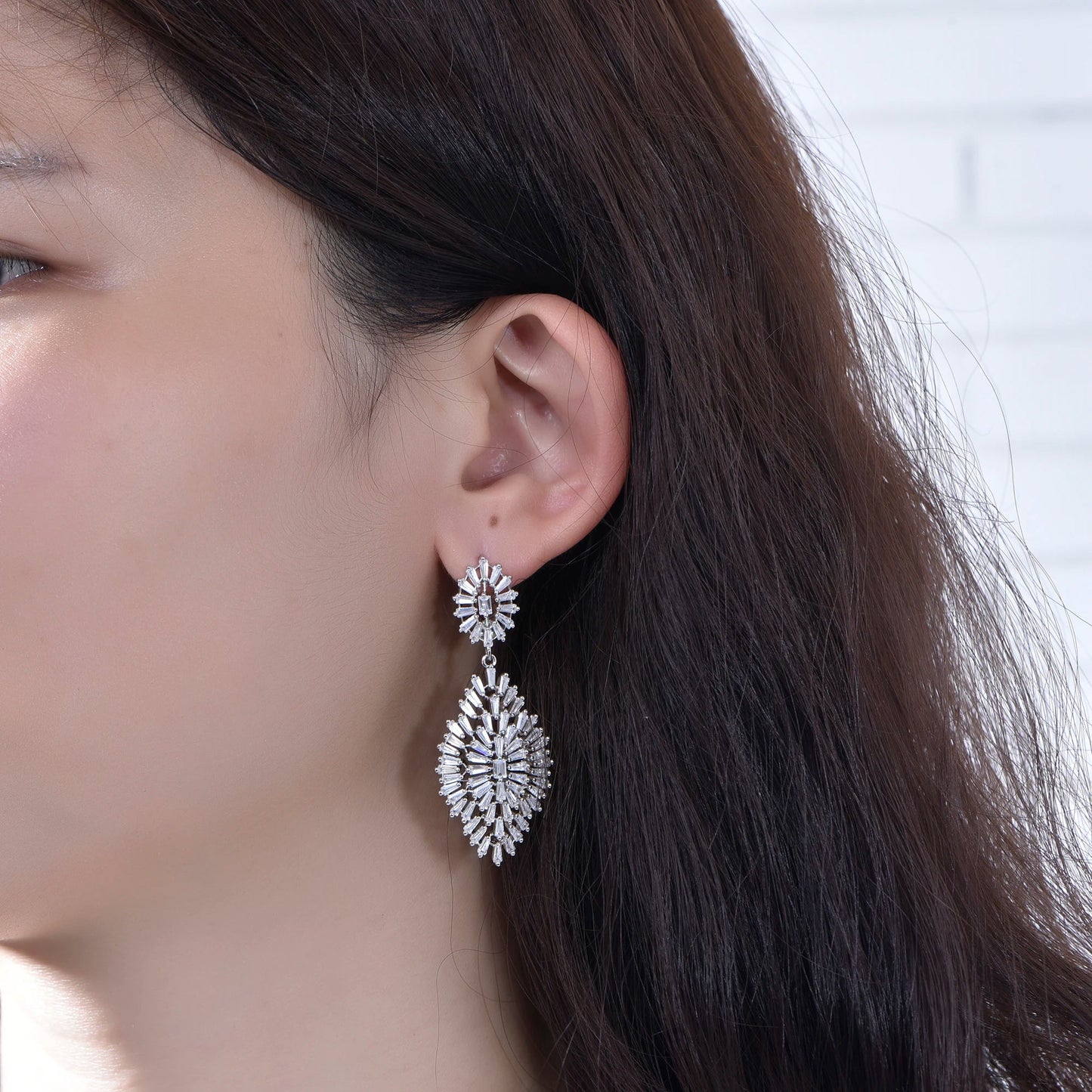 New Fashion Korean Oversized White Pearl Drop Earrings for Women Golden Round Zircon Wedding Earrings Jewelry Gift Kirin Jewelry