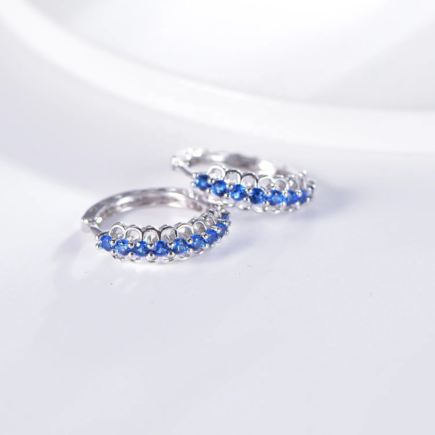 Pendiente de arete 925 sterling silver earrings arete de plata blue spinel gem huggie hoop earrings Kirin Jewelry